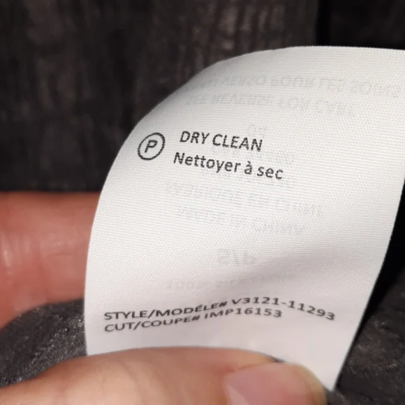 VINCE Silk Crocodile Embossed Blouse Long Tab Sleeve Grey Gray Top Button Down S - Picture 10 of 16